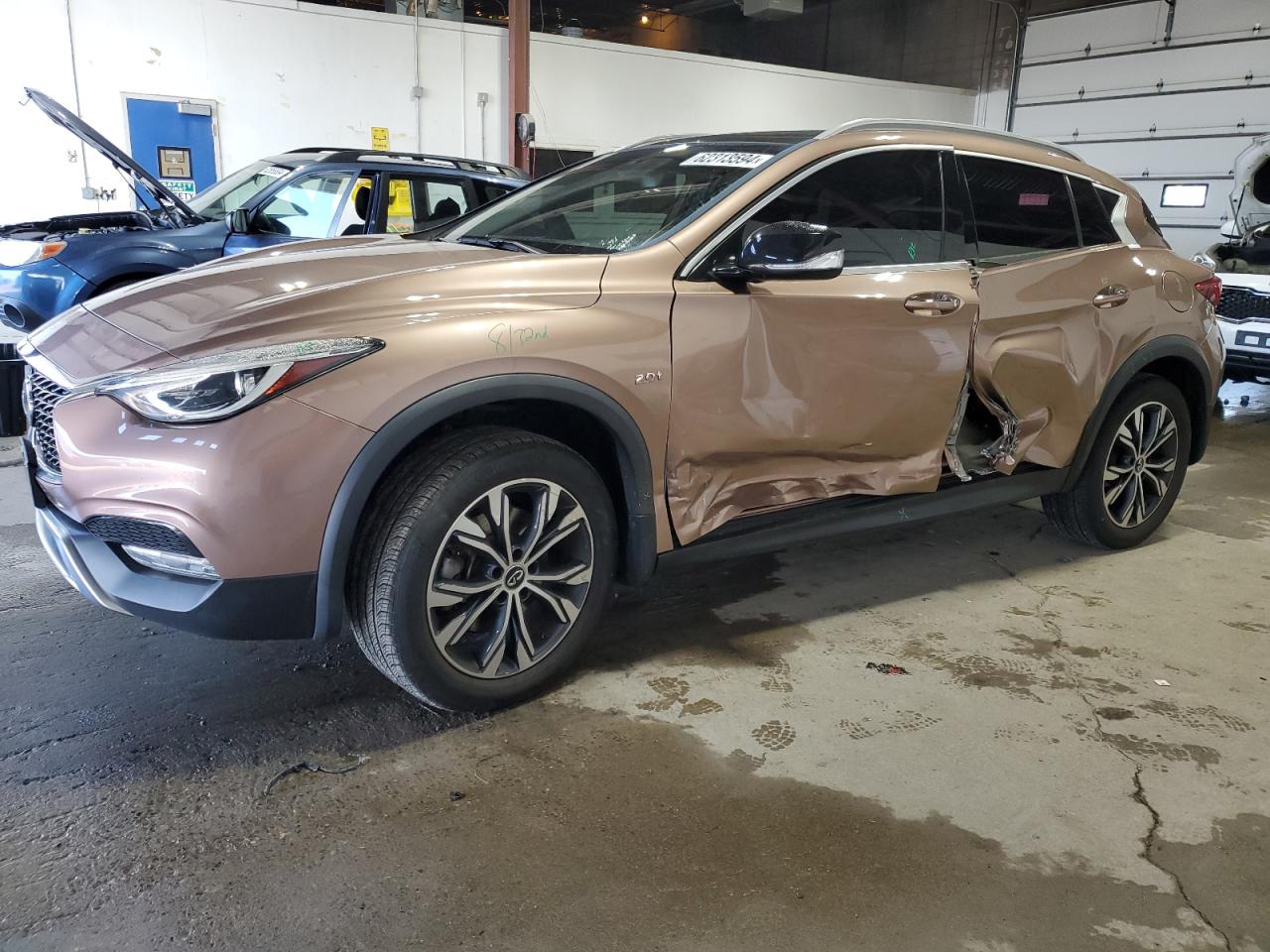 INFINITI QX30 BASE 2017