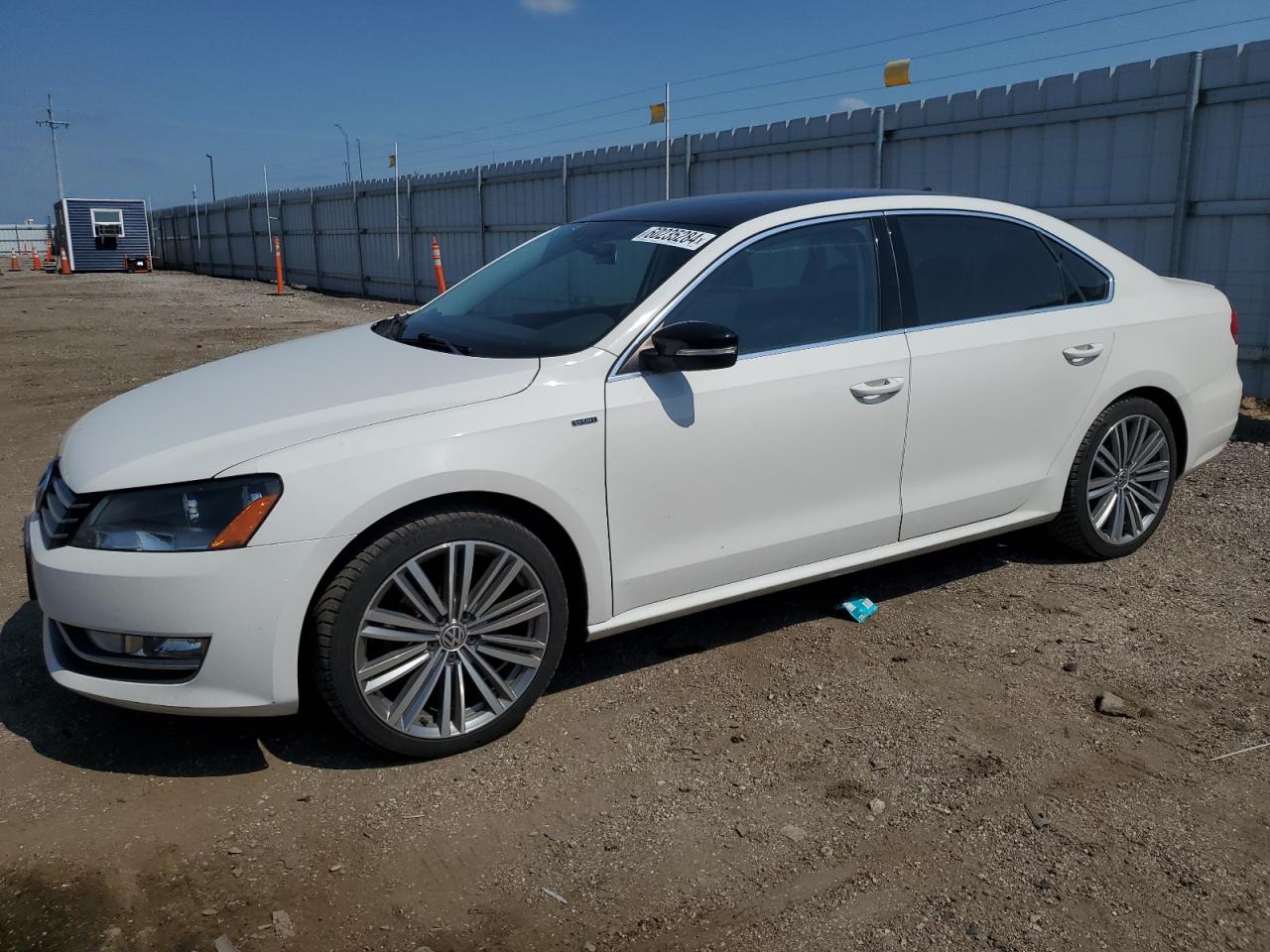 VOLKSWAGEN PASSAT 2015