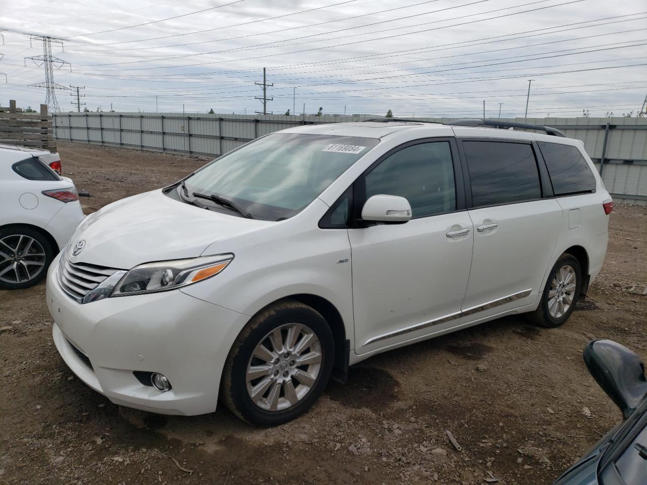 TOYOTA SIENNA XLE 2016