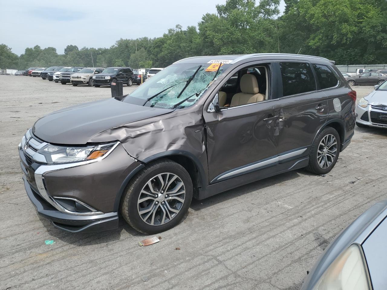 MITSUBISHI OUTLANDER 2016