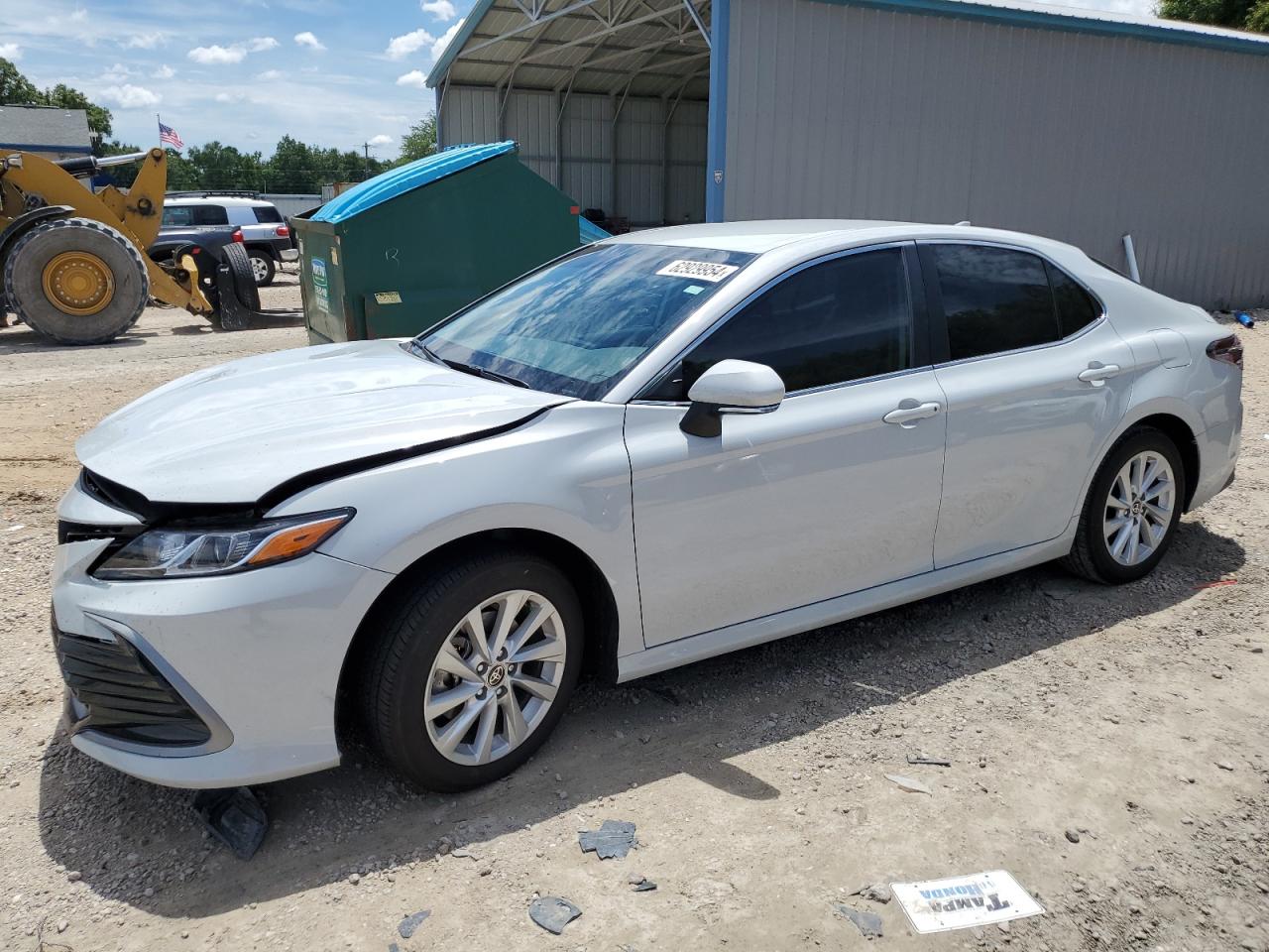 TOYOTA CAMRY LE 2024