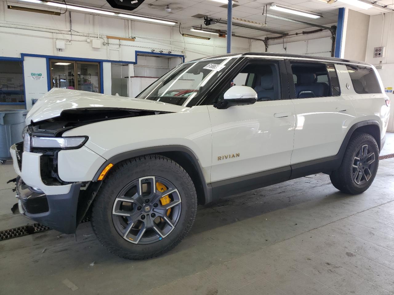 RIVIAN R1S ADVENT 2023