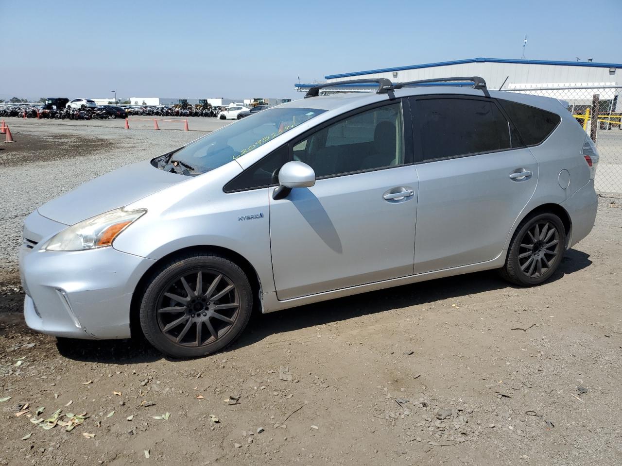 TOYOTA PRIUS V 2013