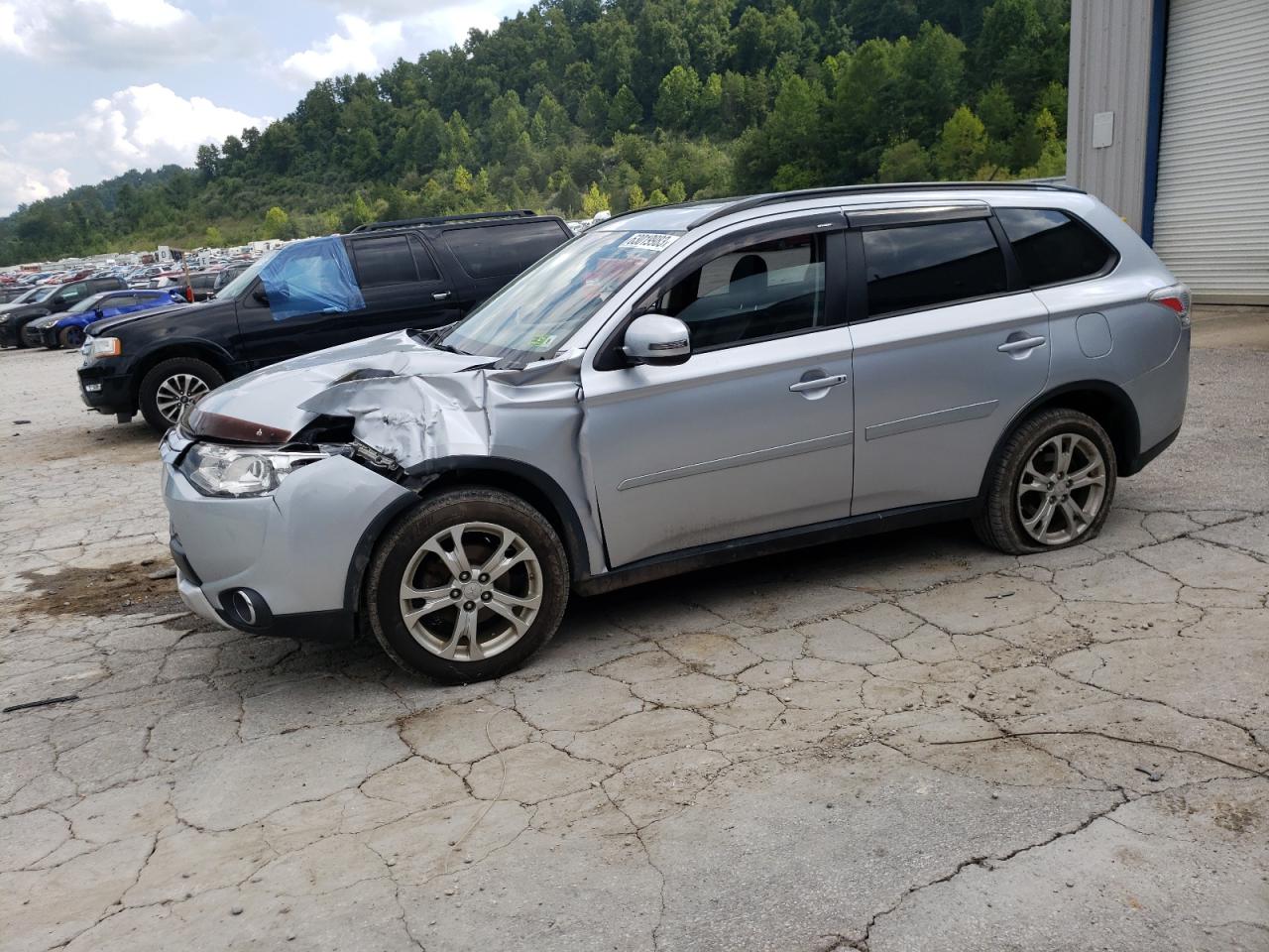 Mitsubishi Outlander 2015