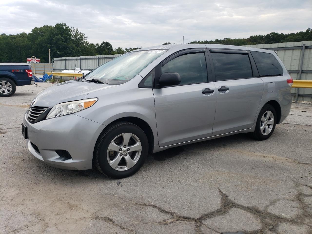 Toyota Sienna 2011