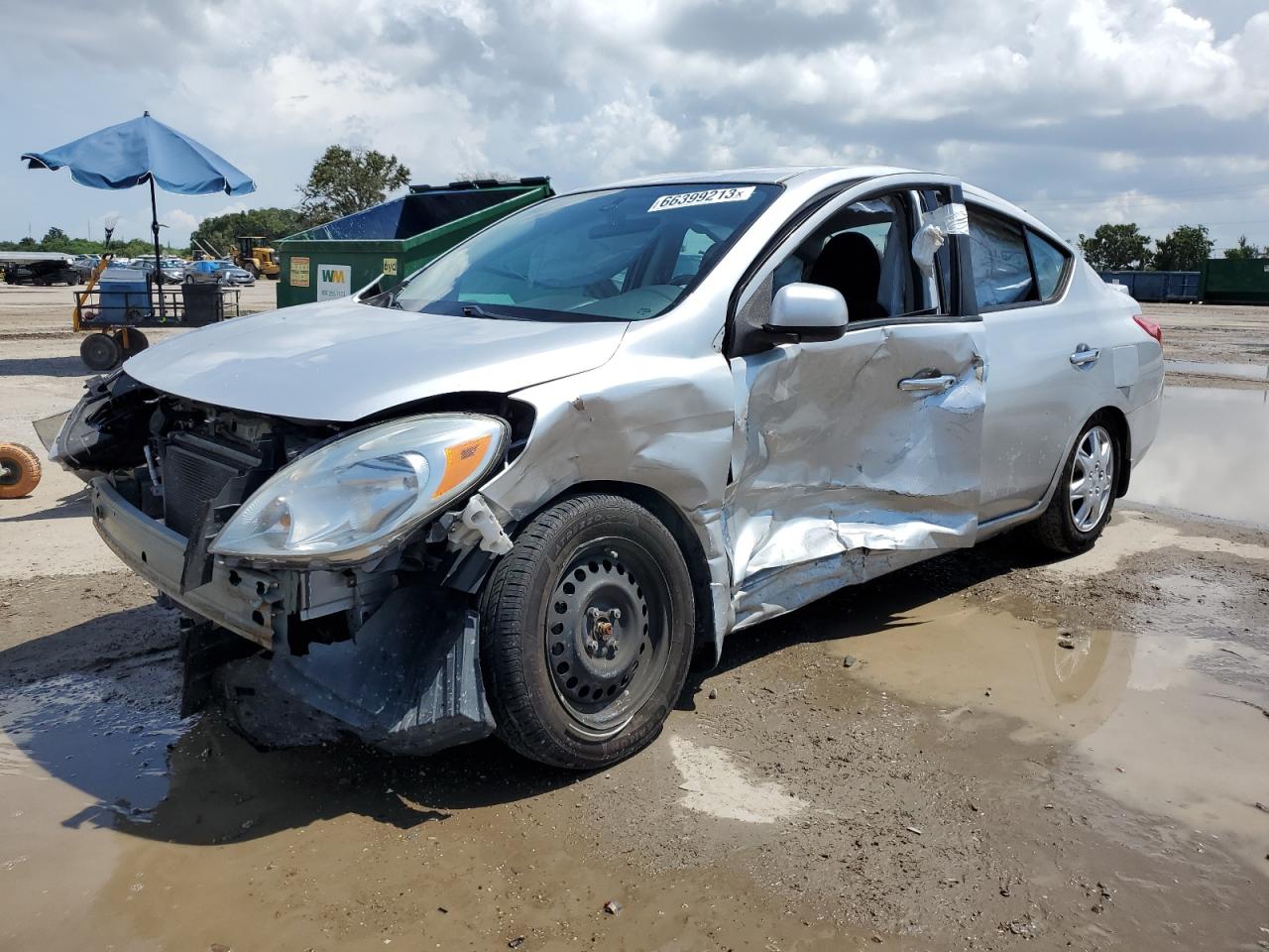 Nissan Versa 2014