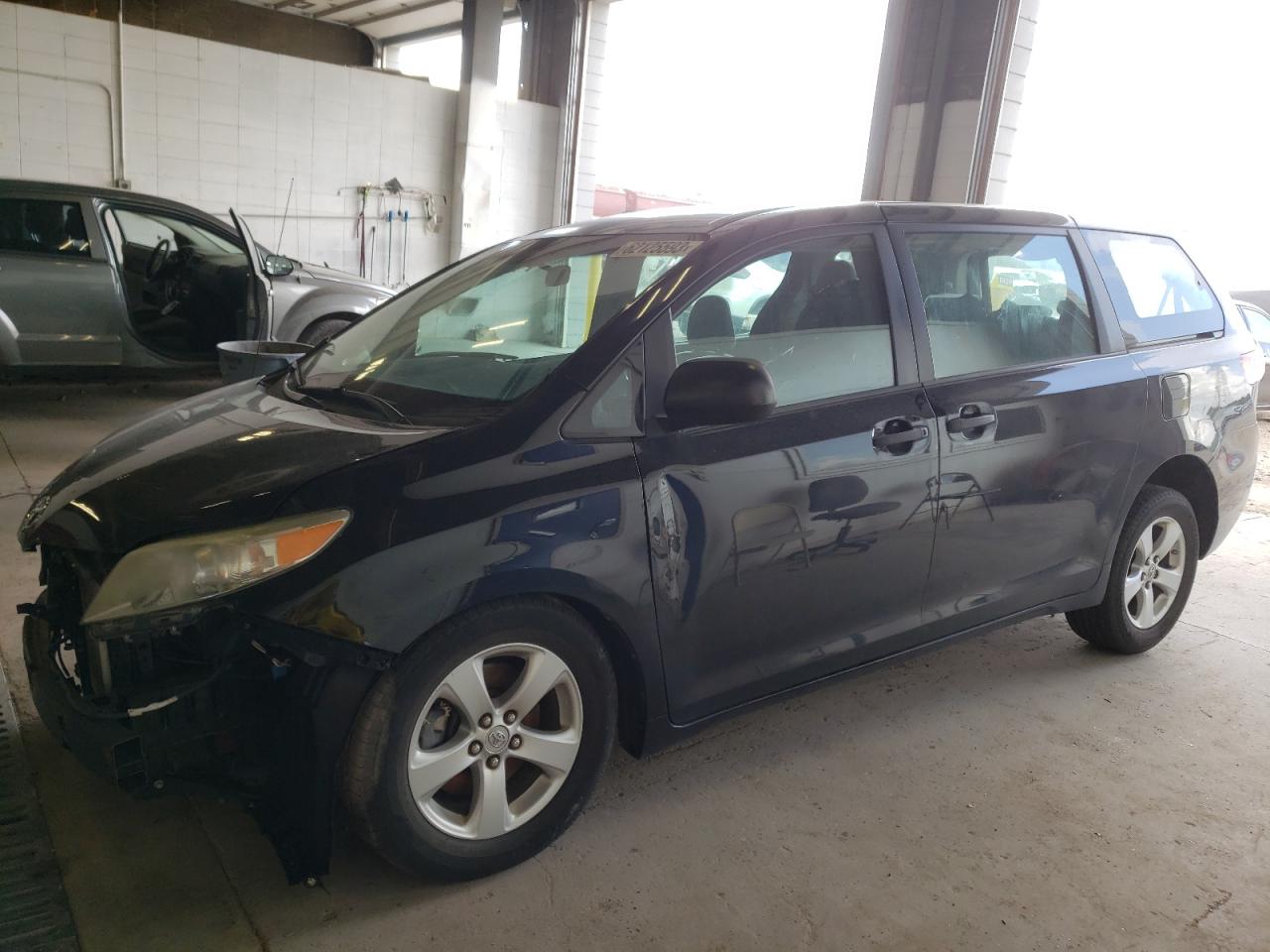 Toyota Sienna 2011