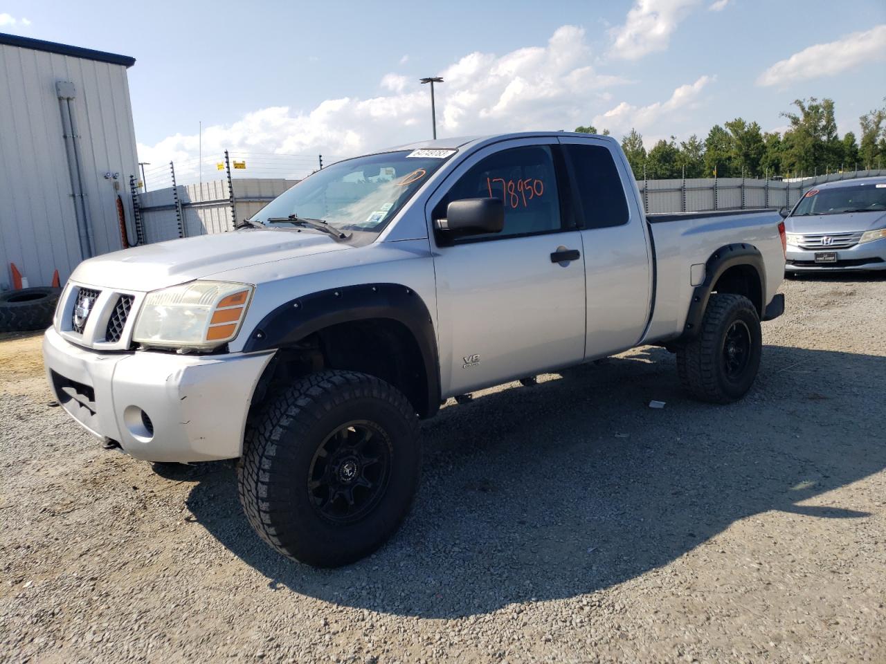 Nissan Titan 2004
