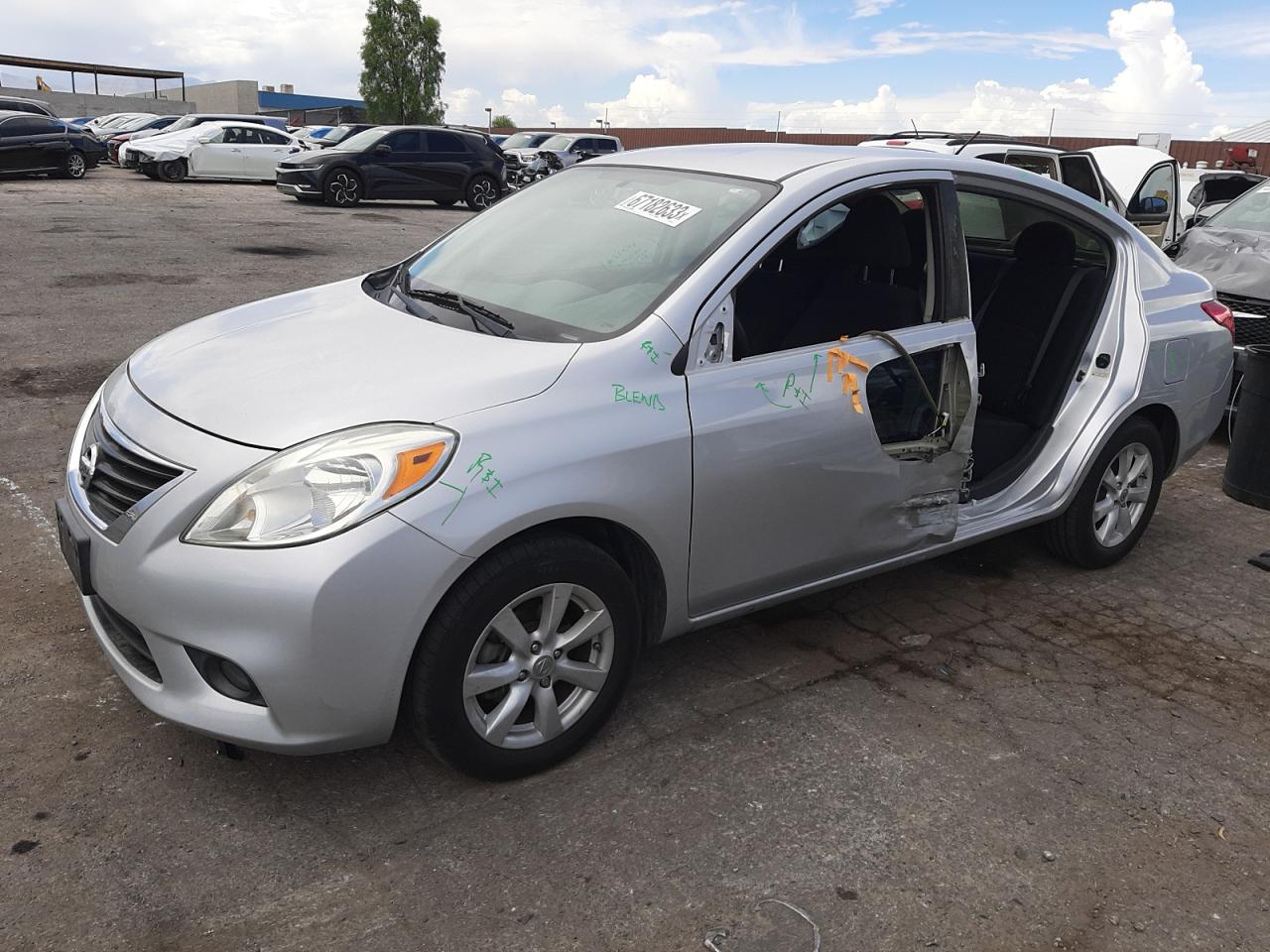 Nissan Versa 2012
