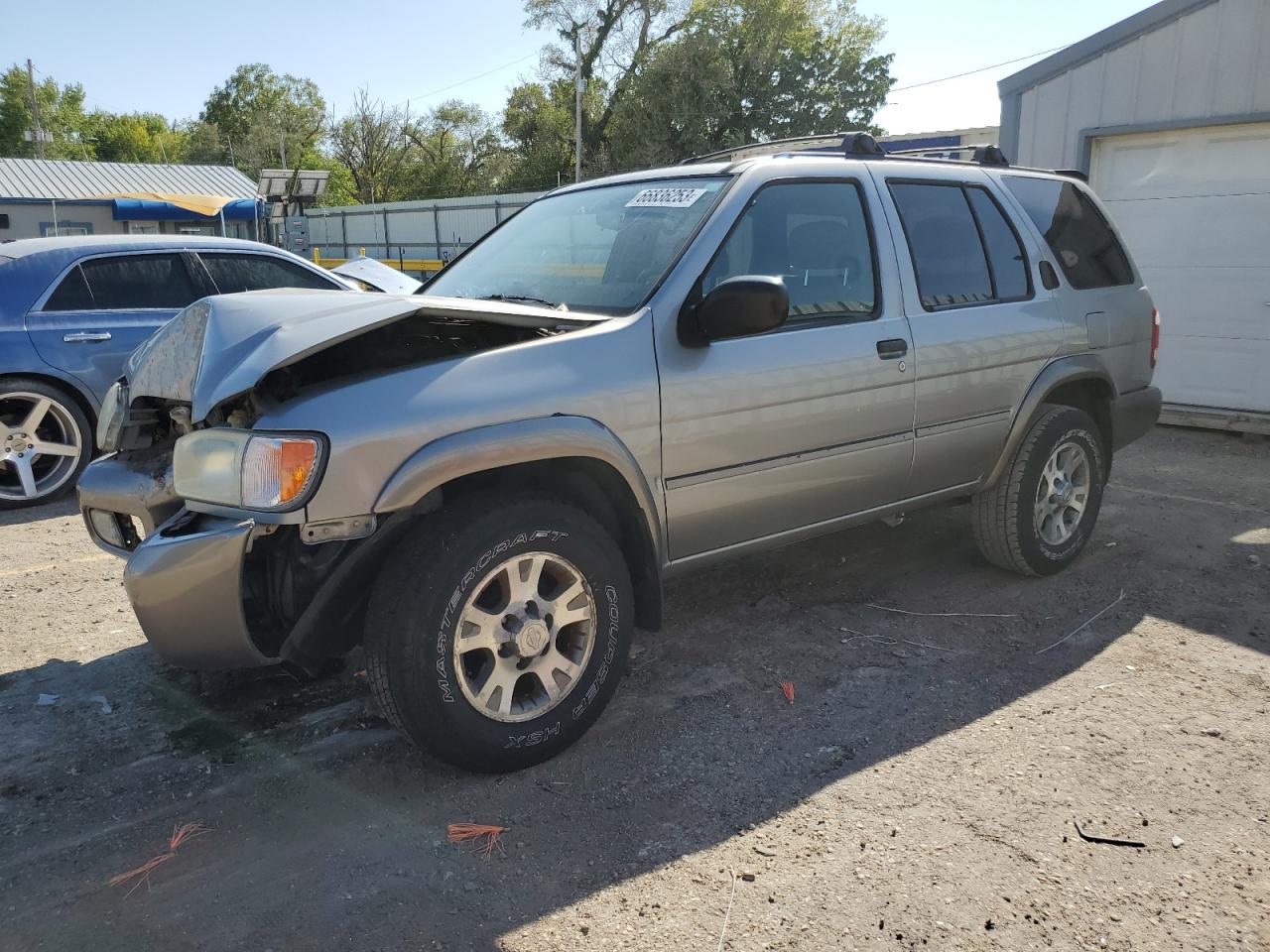 Nissan Pathfinder 2000