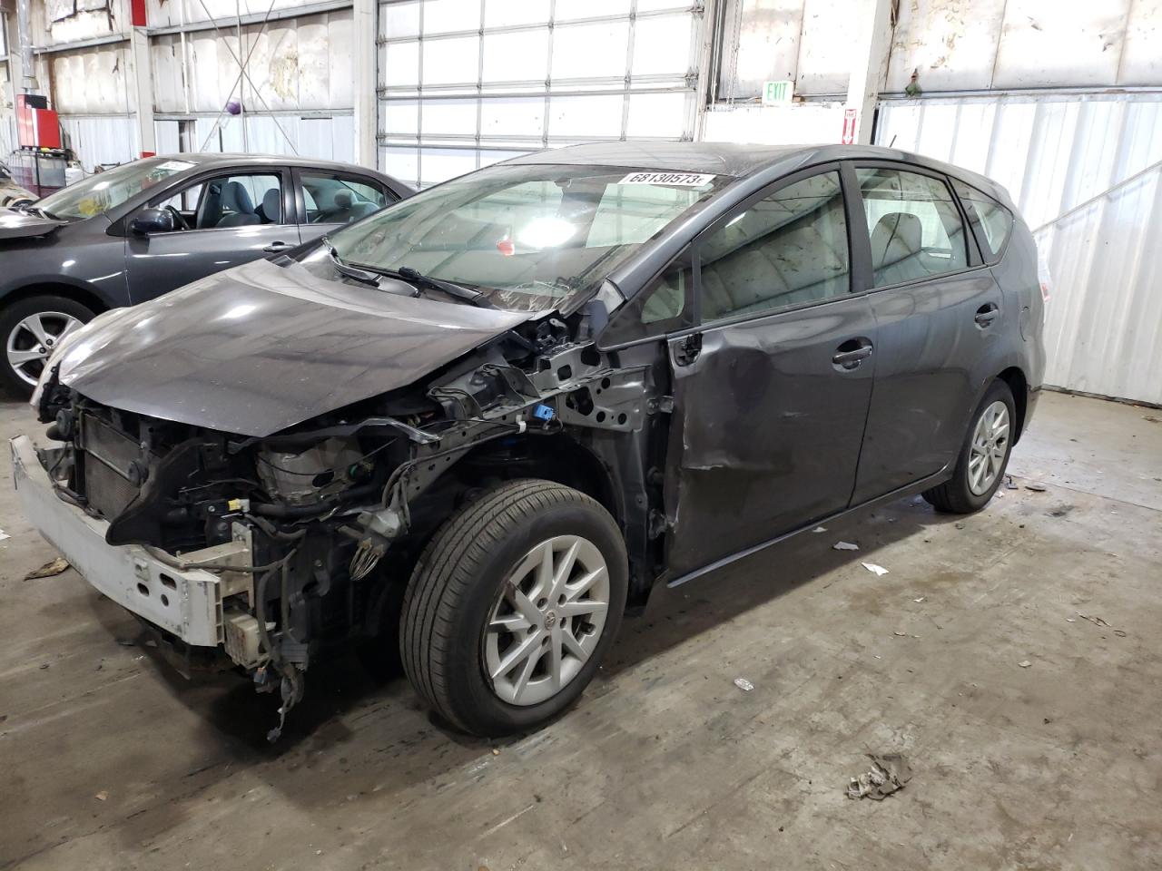 Toyota Prius v 2014