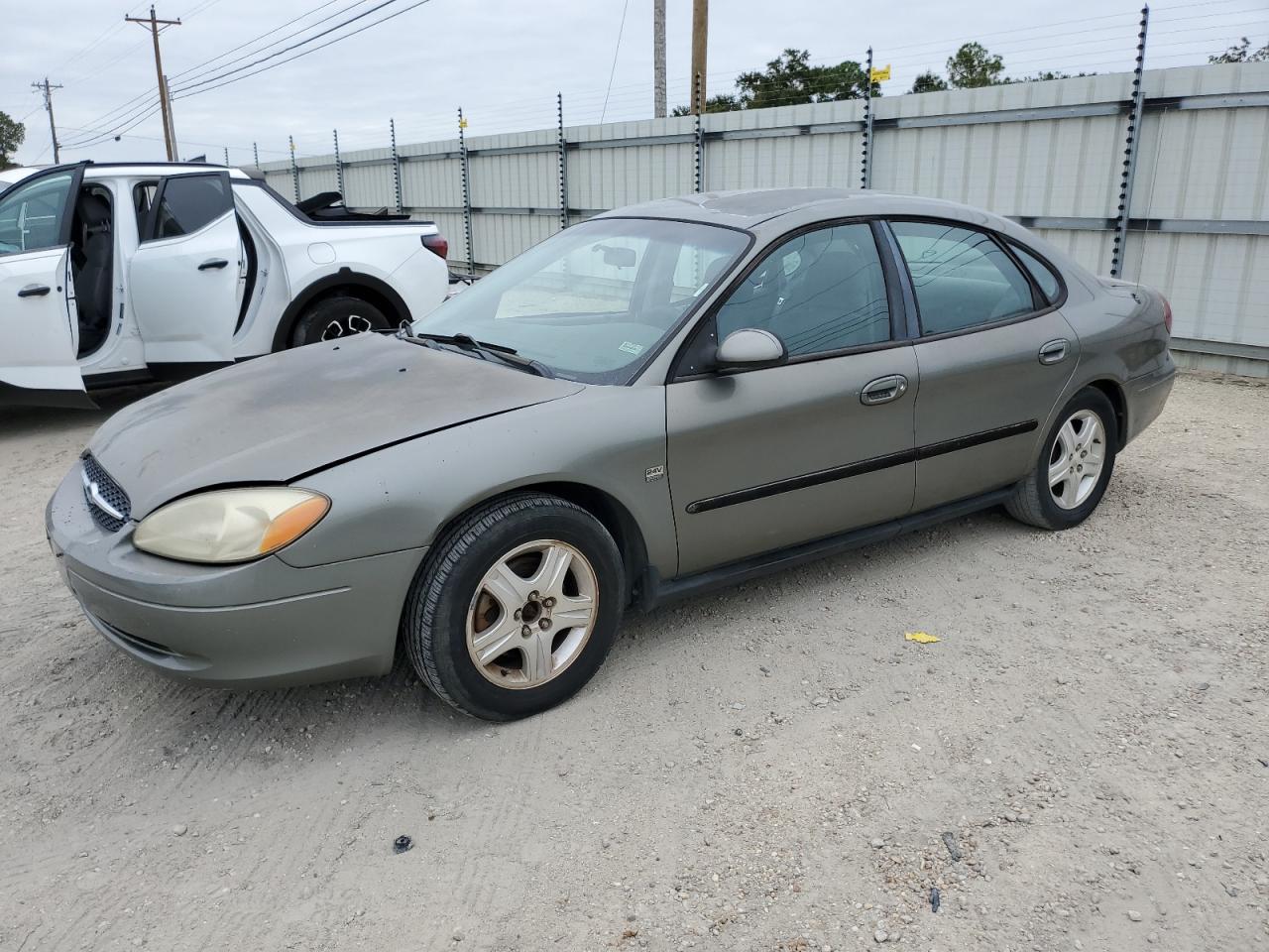 Ford Taurus 2001