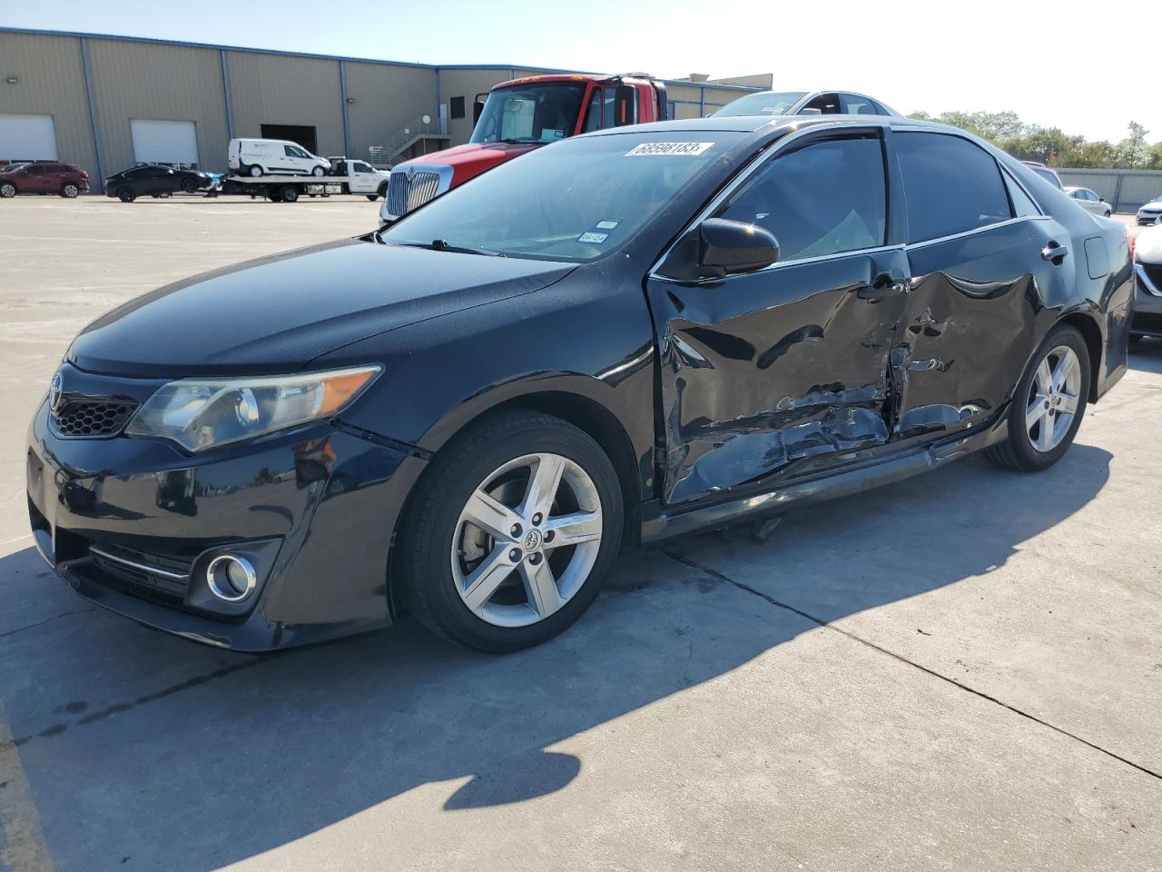 Toyota Camry 2014