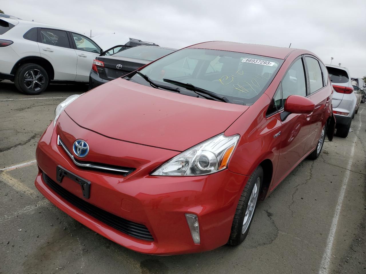 Toyota Prius v 2012