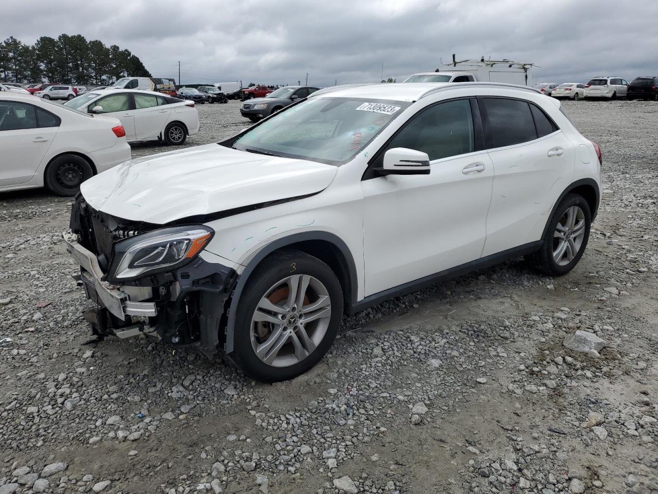Mercedes-benz Gla-class 2020
