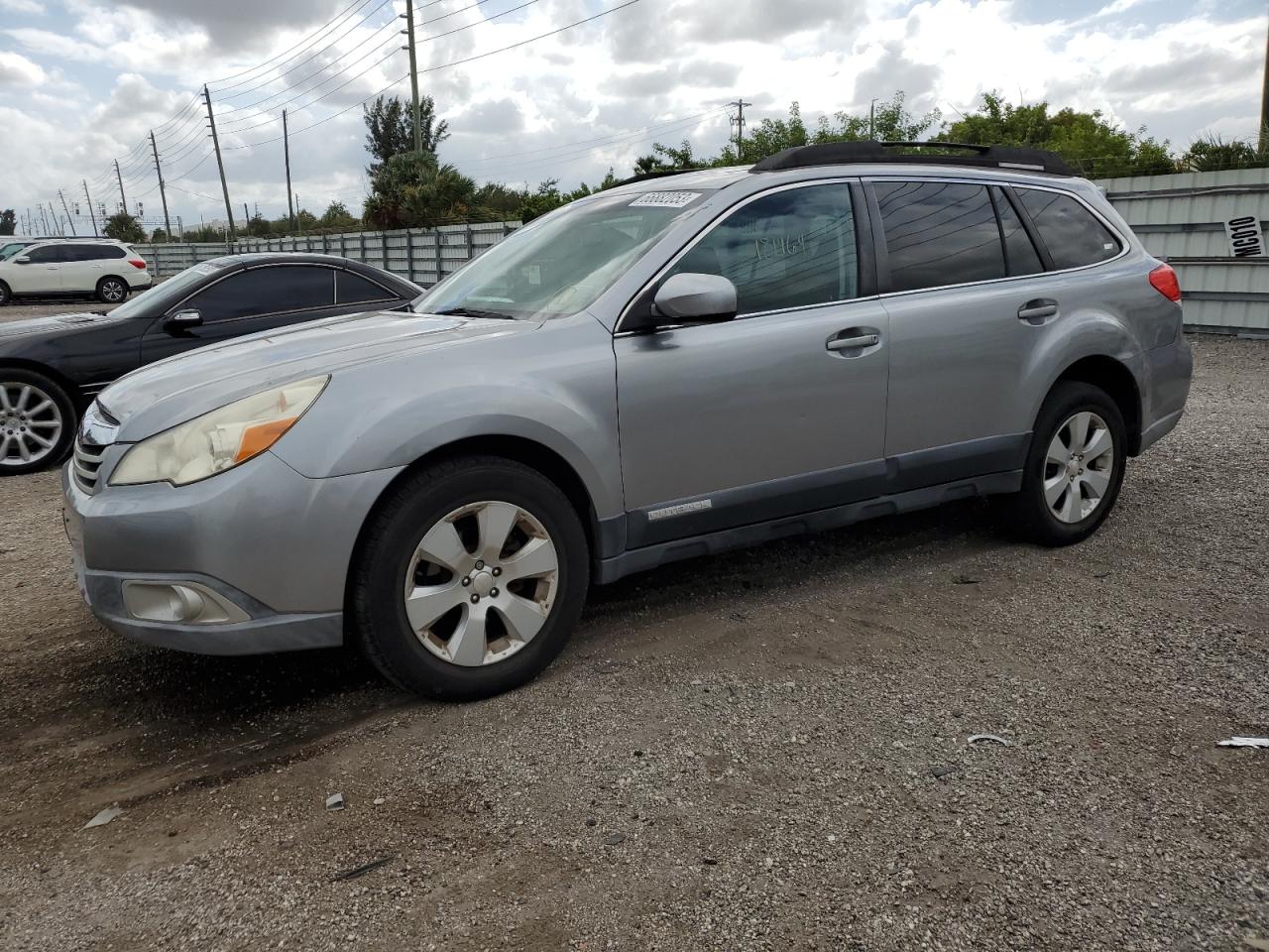 Subaru Outback 2011