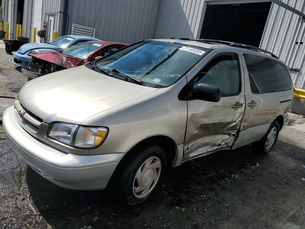Toyota Sienna 2000