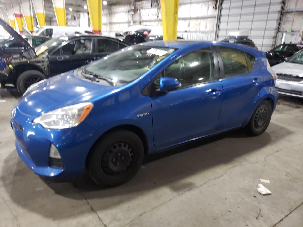Toyota Prius c 2014