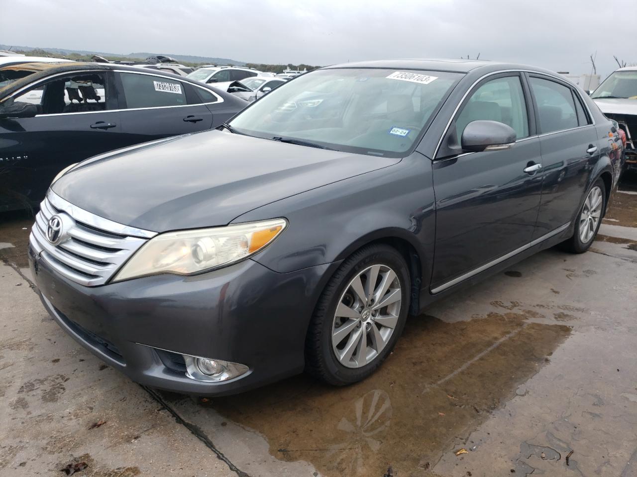 Toyota Avalon 2011
