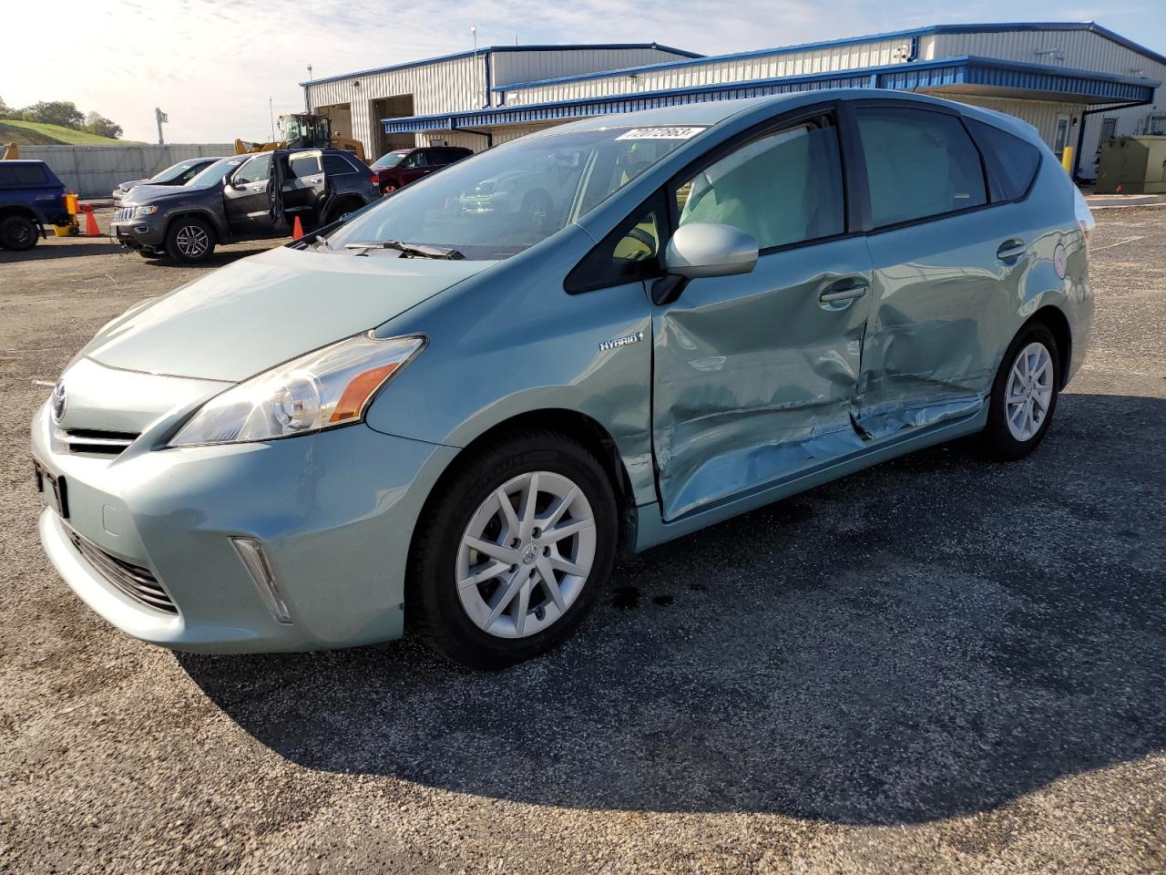 Toyota Prius v 2013