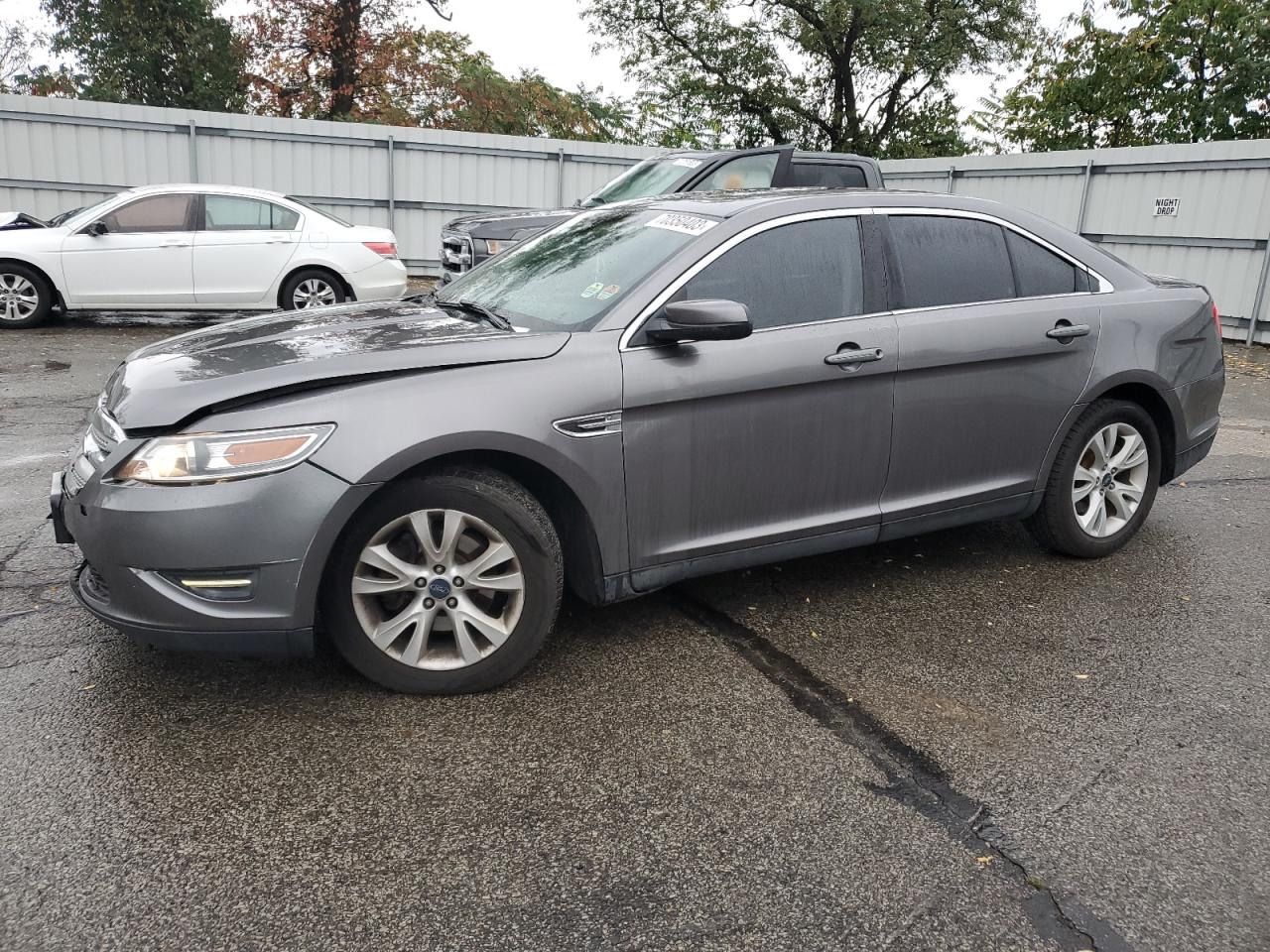 Ford Taurus 2011