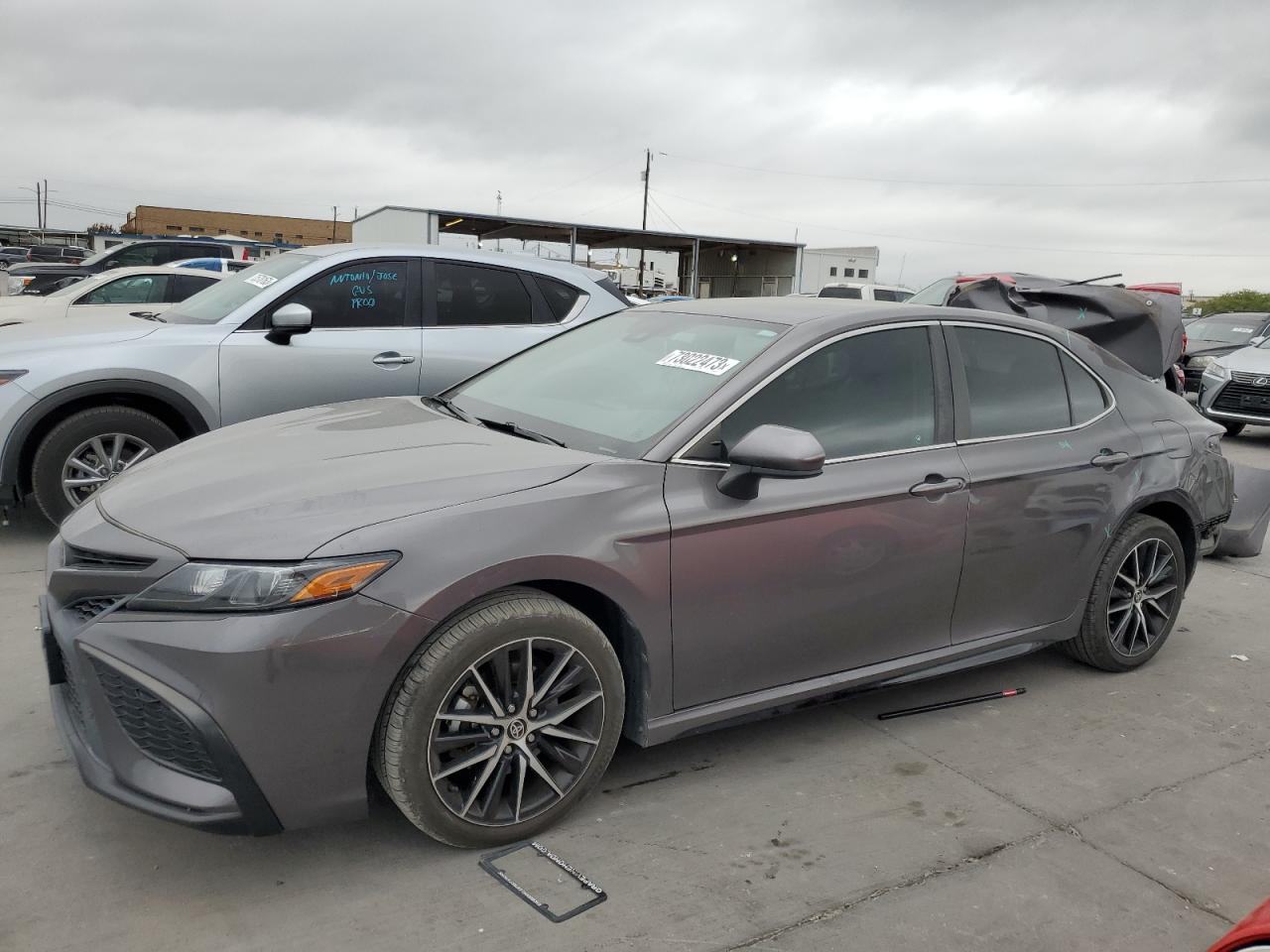 Toyota Camry 2021