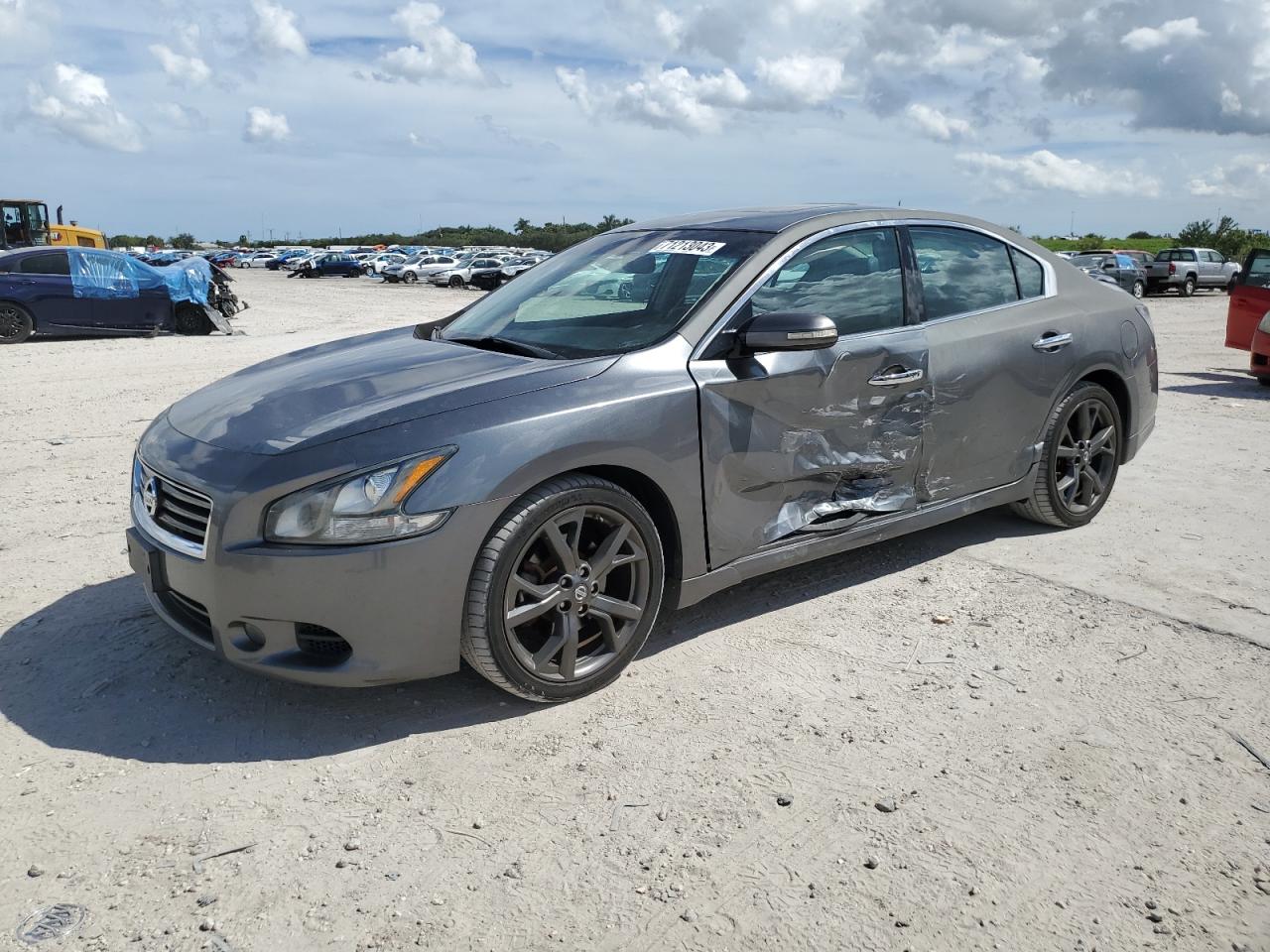 Nissan Maxima 2014