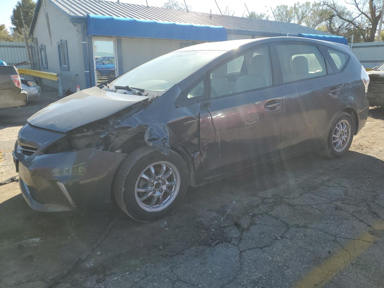Toyota Prius v 2012