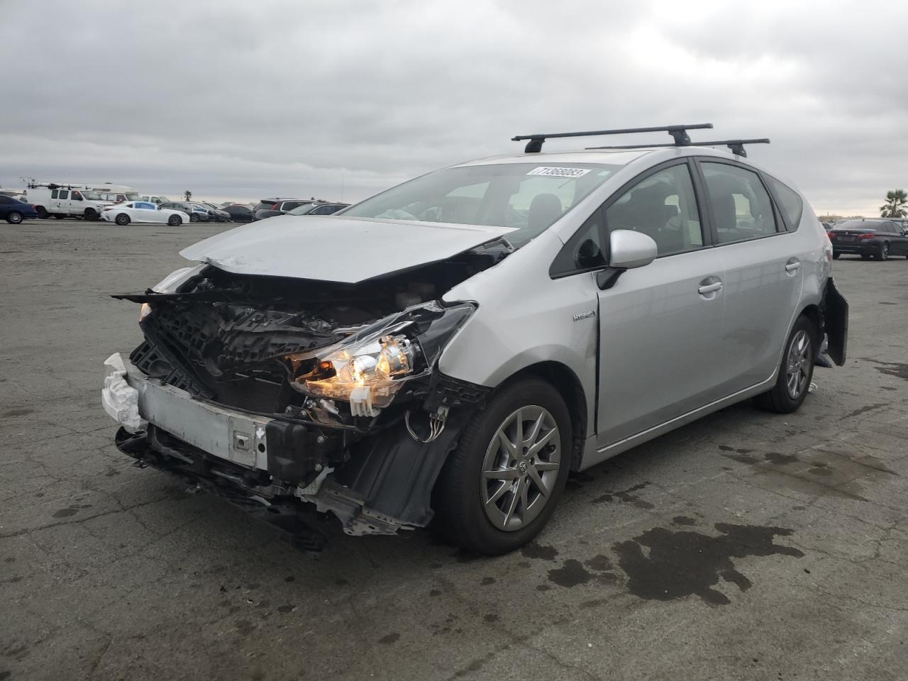 Toyota Prius v 2016