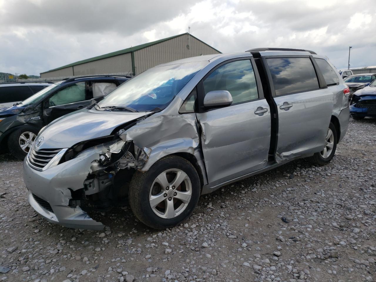 Toyota Sienna 2011