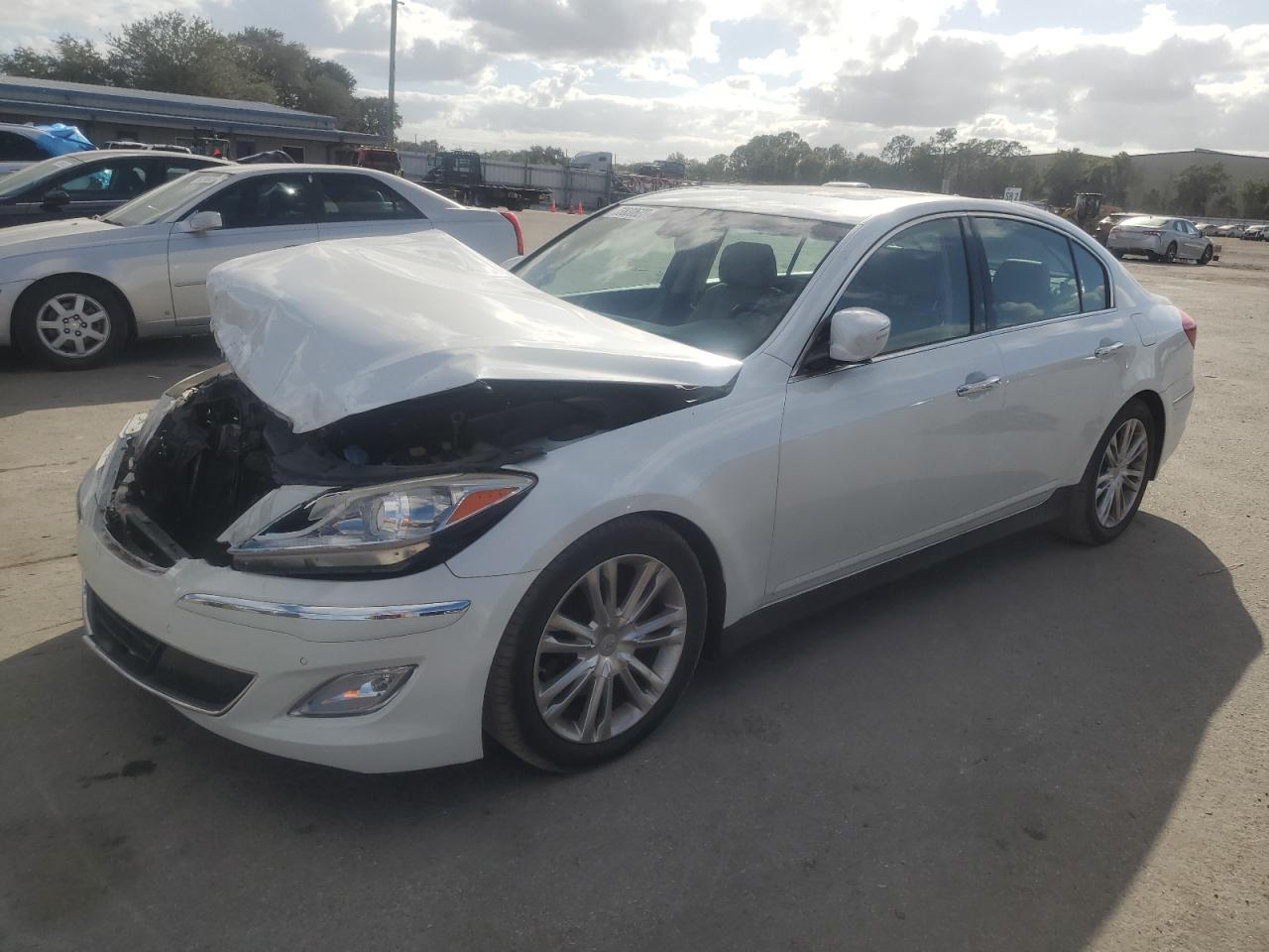 Hyundai Genesis 2012