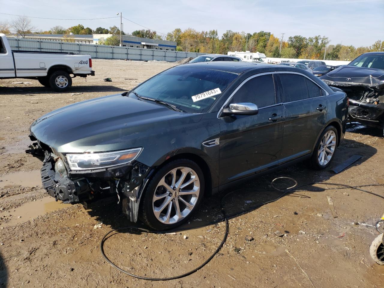 Ford Taurus 2016
