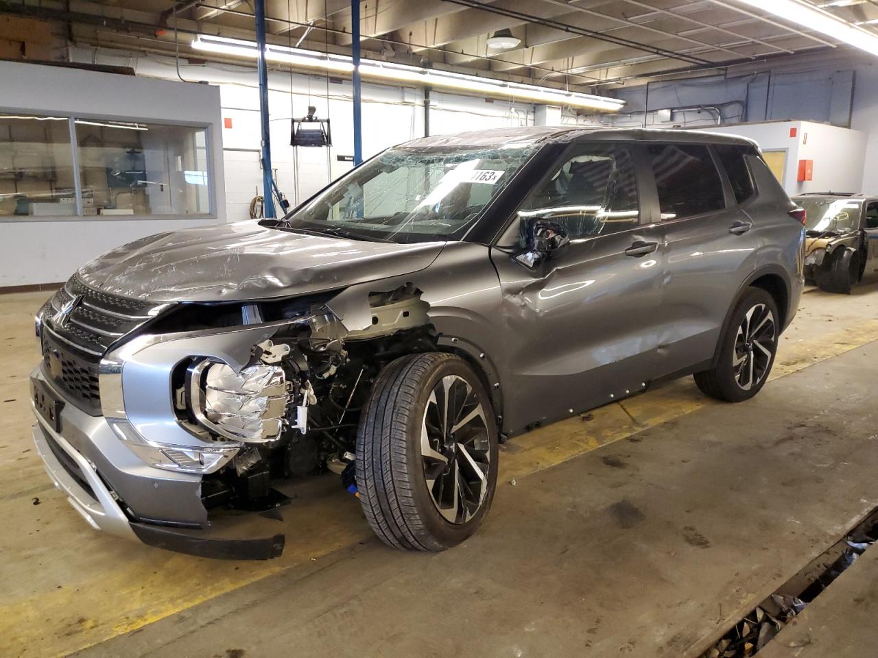 Mitsubishi Outlander 2023
