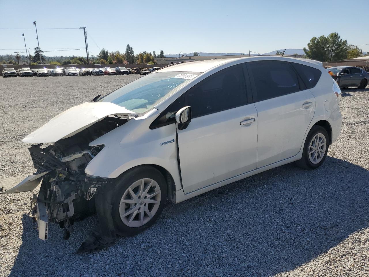 Toyota Prius v 2014