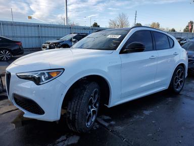 Alfa Romeo Stelvio 2023