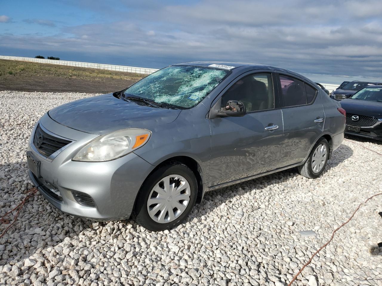 Nissan Versa 2012