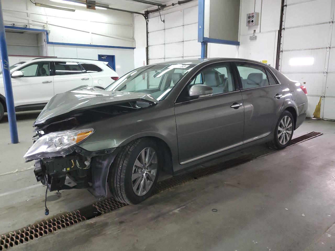 Toyota Avalon 2011