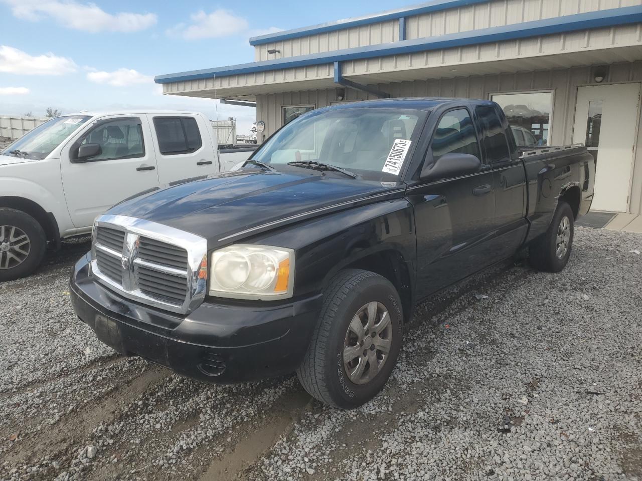 DODGE DAKOTA 2005