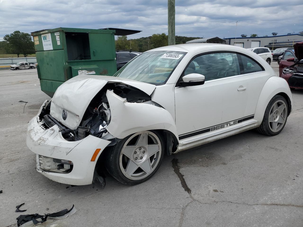 VOLKSWAGEN BEETLE 2014
