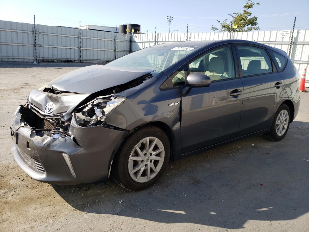 Toyota Prius v 2014