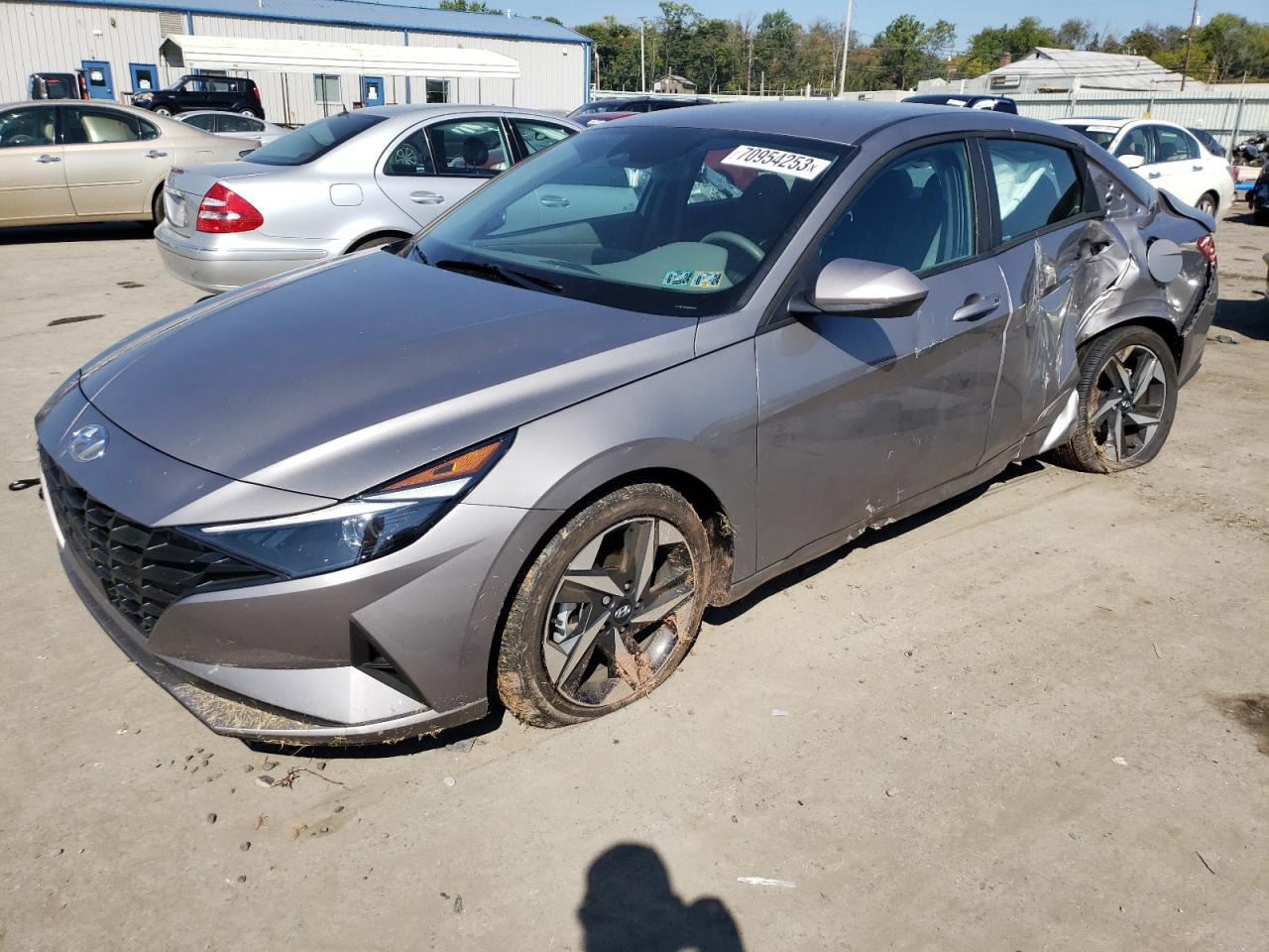 Hyundai Elantra 2023