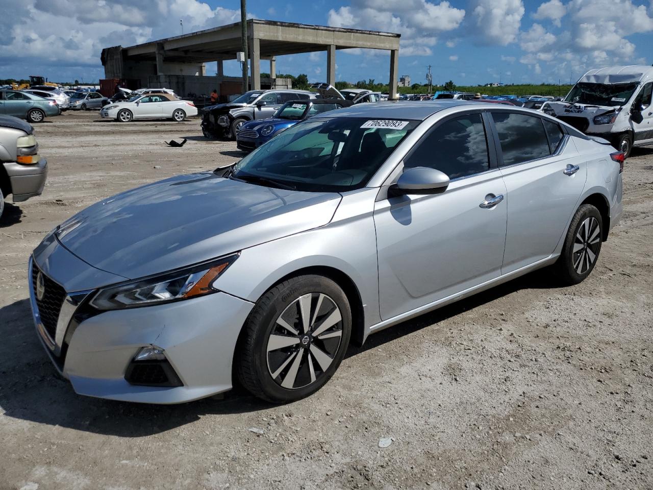Nissan Altima 2021
