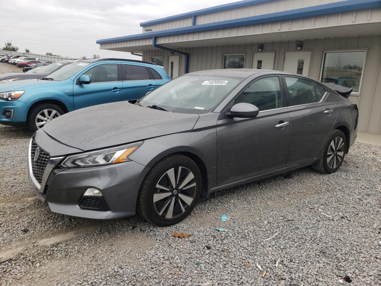 Nissan Altima 2021