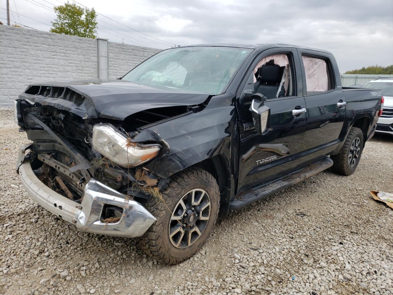 Toyota Tundra 2016