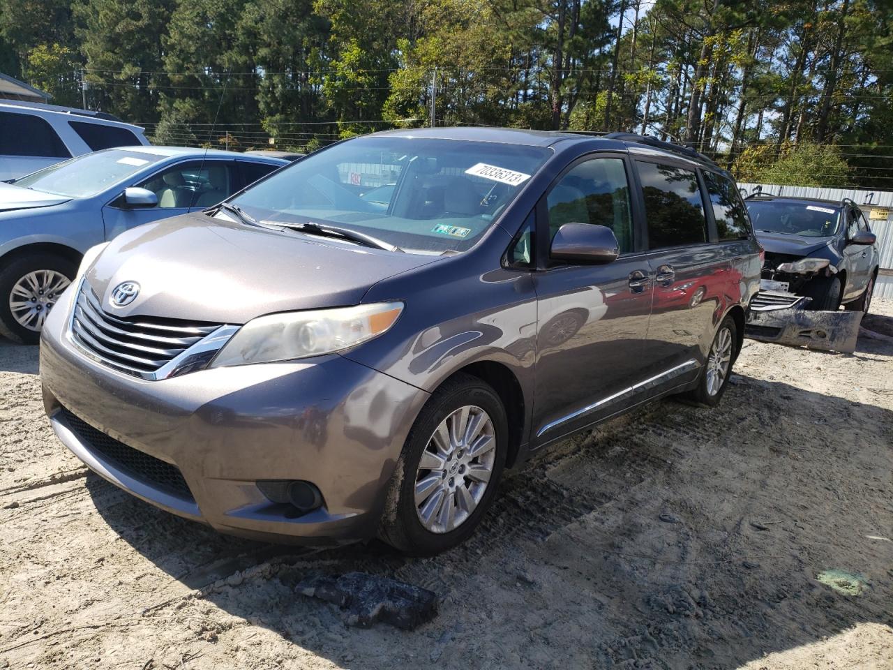Toyota Sienna 2012