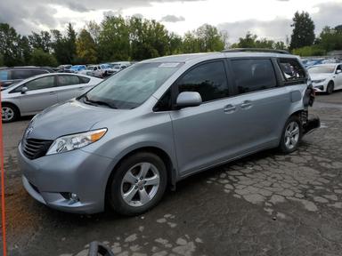 Toyota Sienna 2015