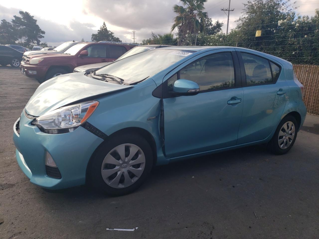 Toyota Prius c 2014