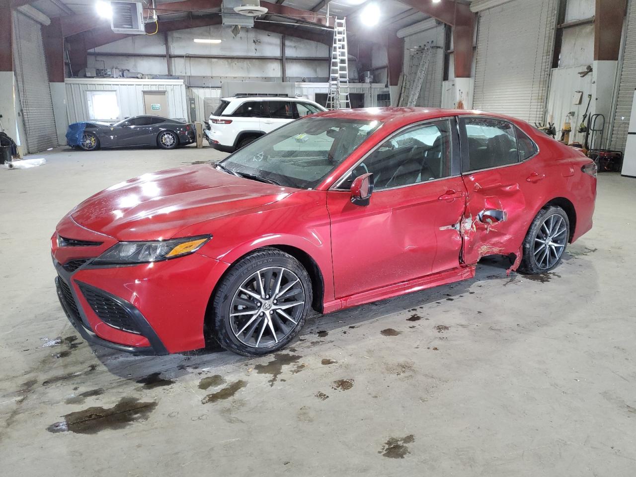 Toyota Camry 2021
