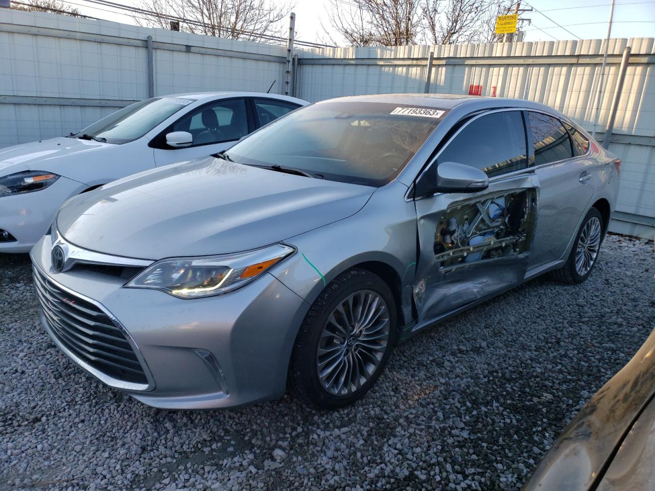 Toyota Avalon 2016