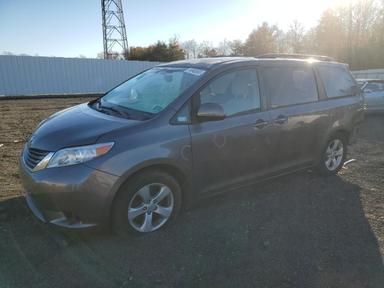 Toyota Sienna 2016